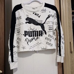 PUMA Women's Scrimmage Classic Logo Crew Neck White Oversized Crop Pullover